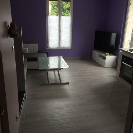La Maison Parisienne Maison Deux Pieces A Louer Au Pied Du Metro ميزو الفورْ المظهر الخارجي الصورة