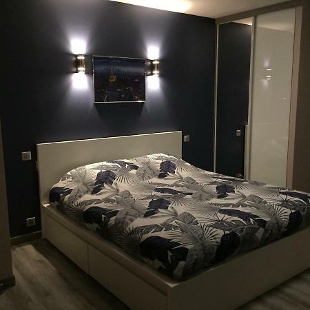 La Maison Parisienne Maison Deux Pieces A Louer Au Pied Du Metro ميزو الفورْ المظهر الخارجي الصورة