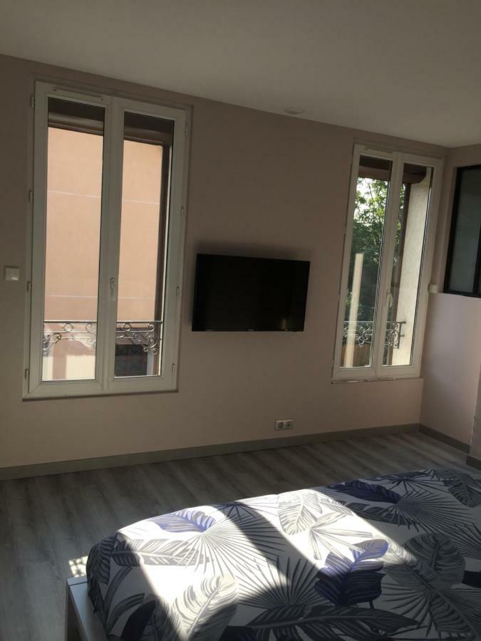 La Maison Parisienne Maison Deux Pieces A Louer Au Pied Du Metro ميزو الفورْ المظهر الخارجي الصورة